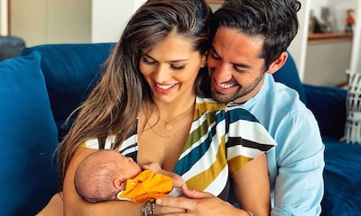 Sara Sálamo e Isco Alarcón comparten la primera foto de su bebé y desvelan su nombre