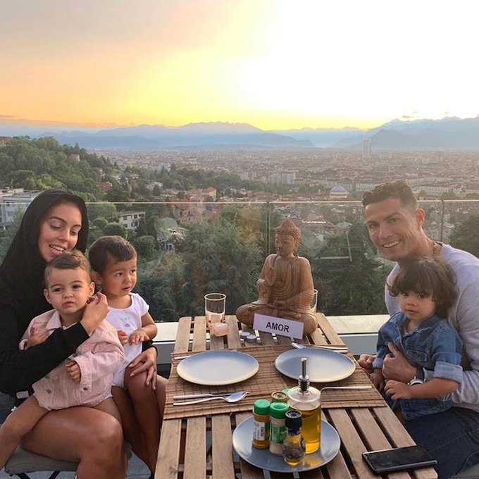 Georgina Rodríguez y sus niños, el mejor plan de Cristiano tras los entrenamientos