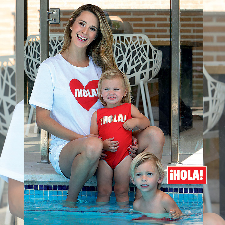 En ¡HOLA!, Astrid Klisans posa con sus dos hijos y nos anuncia si el tercero será niño o niña