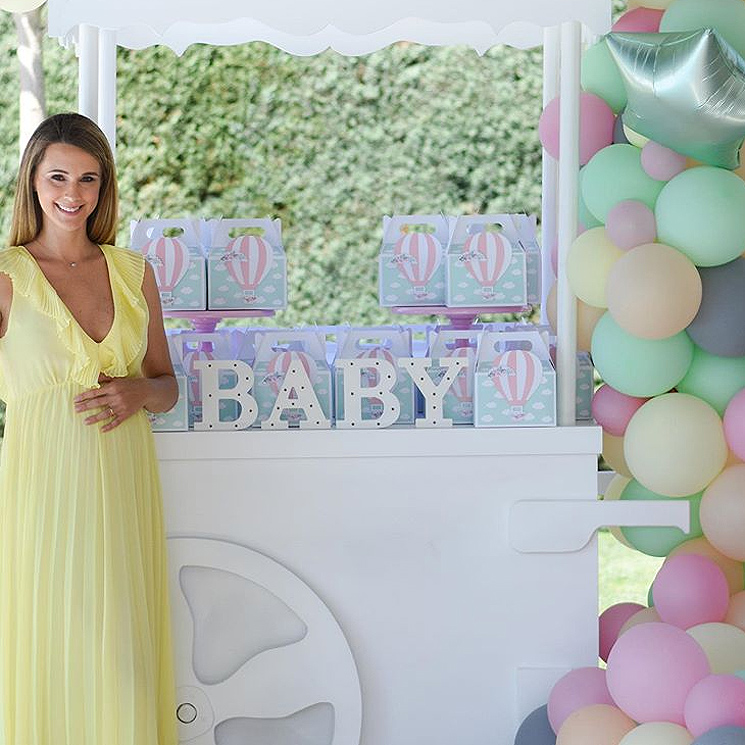 ¡Ya no queda nada! Astrid Klisans celebra la 'baby shower' de su tercera hija