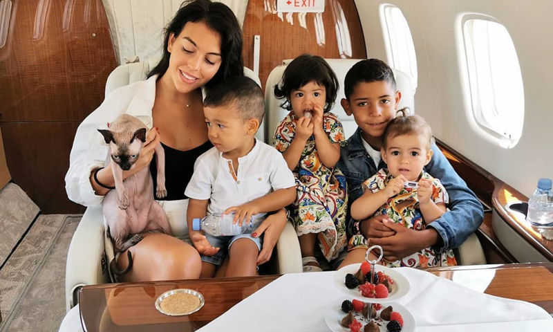 'Con muchas ganas de ver a papi', Georgina Rodríguez y sus hijos ponen fin a sus vacaciones