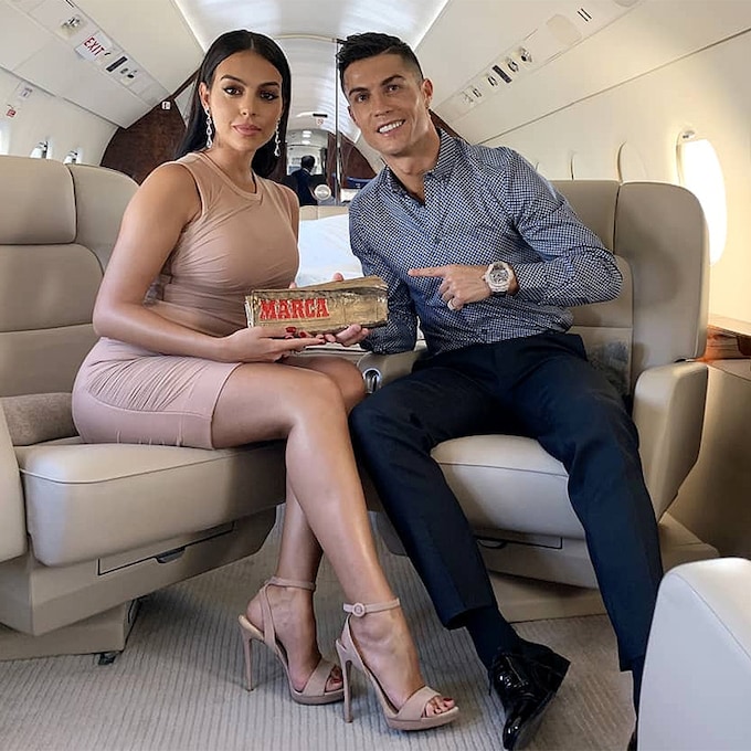 Cristiano Ronaldo y Georgina Rodríguez, recibidos como 'leyendas' en su vuelta exprés a Madrid