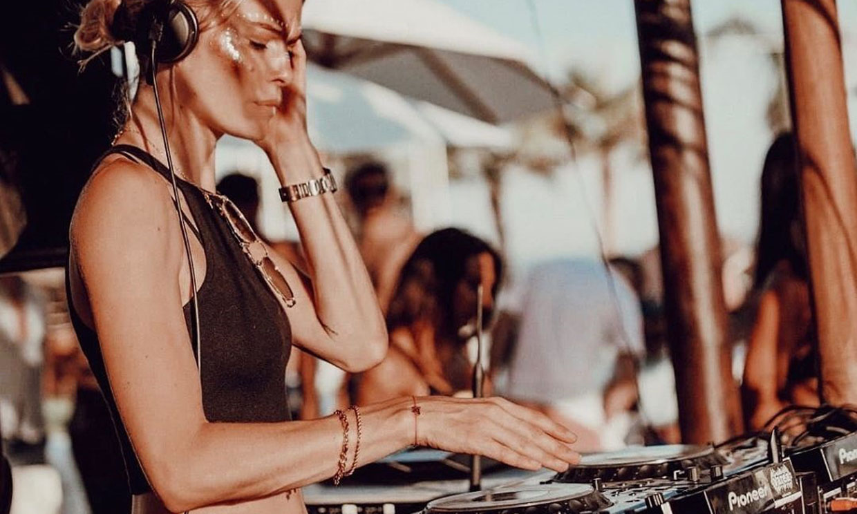 Dulceida, Natalia Ferviú y otras 'influencers' y 'celebs' que triunfan como DJ en las fiestas