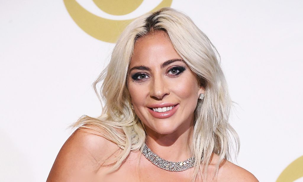 Lady Gaga, fotografiada besando a un chico… ¡que no es Bradley Cooper!