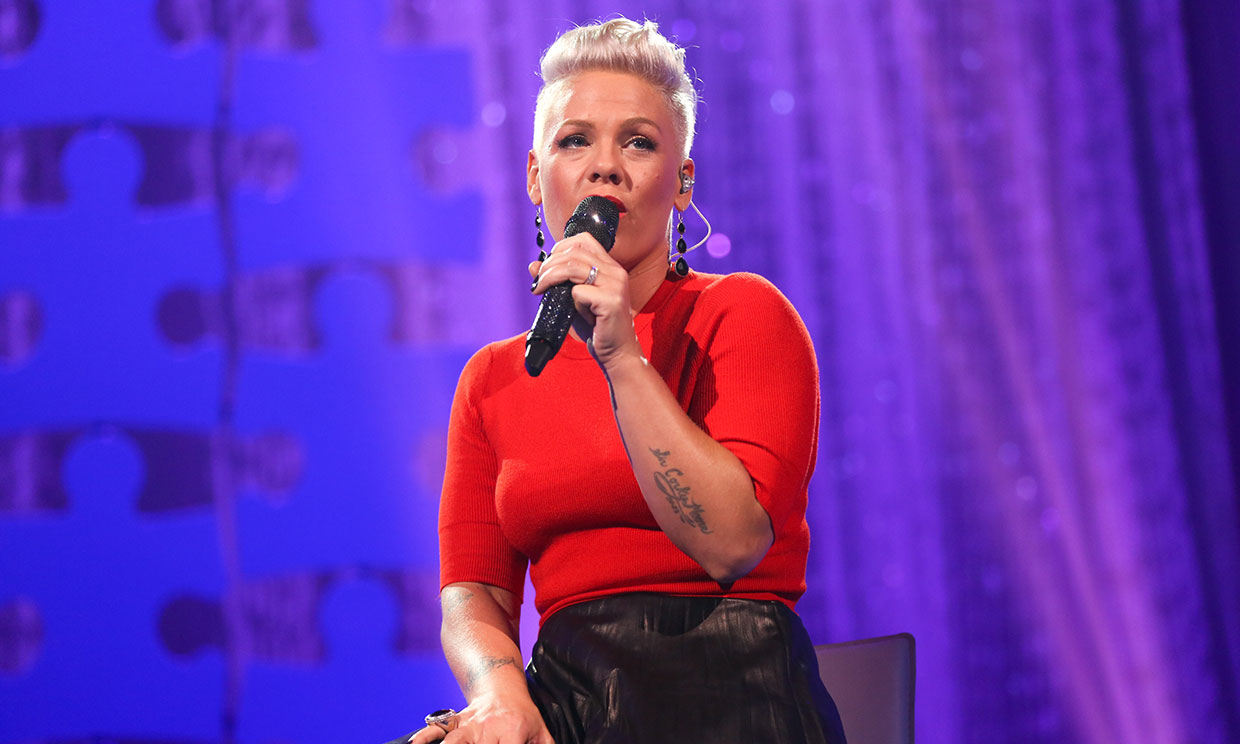 ¡Tremendo susto! Se incendia el avión privado de Pink con su equipo dentro