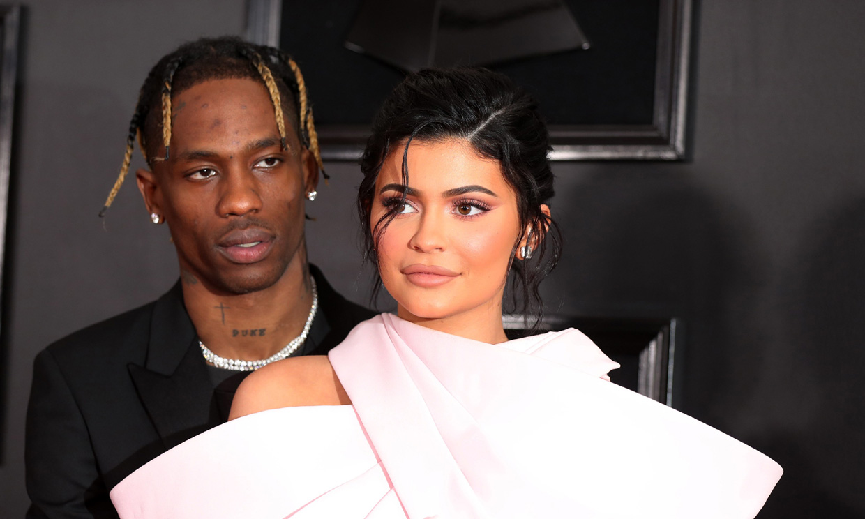 Kylie Jenner cumple 22 años y lo celebra con su novio en un yate de lujo