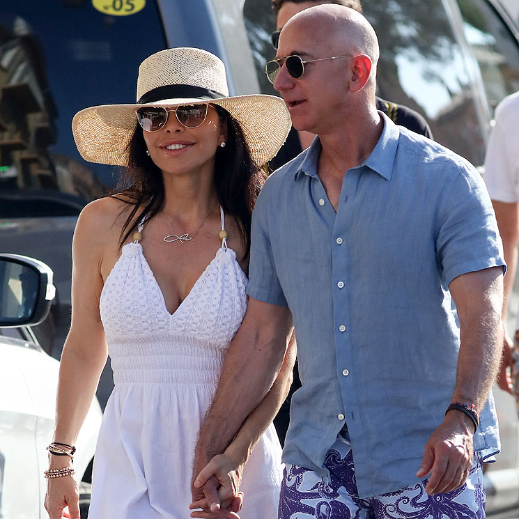 Jeff Bezos surca las aguas de Mallorca con su novia y su grupo de amigos