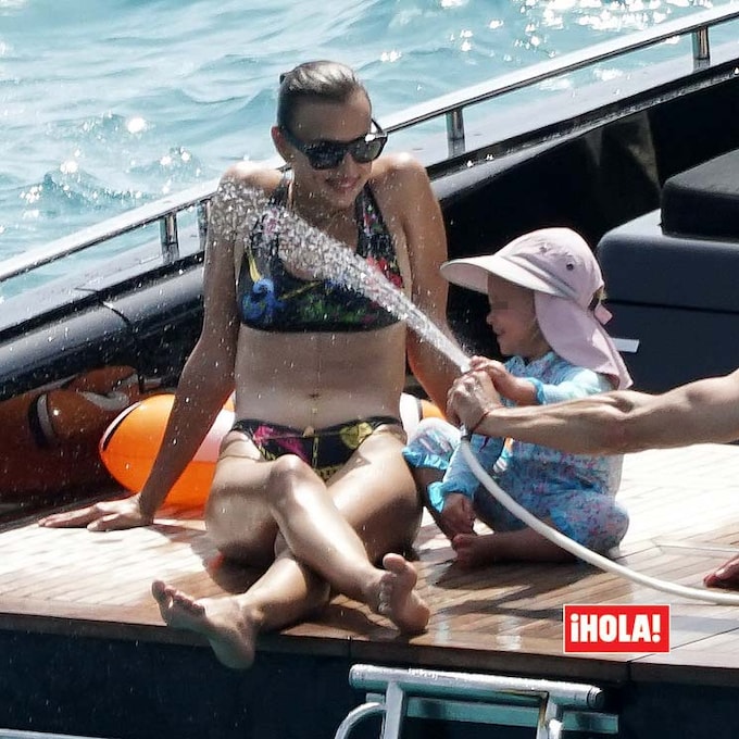 PRIMICIA: Lea, la hija de Irina Shayk y Bradley Cooper, la grumete más simpática de Ibiza