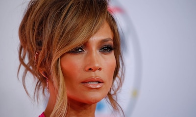 Jennifer Lopez para toda su agenda tras perder a un queridísimo familiar