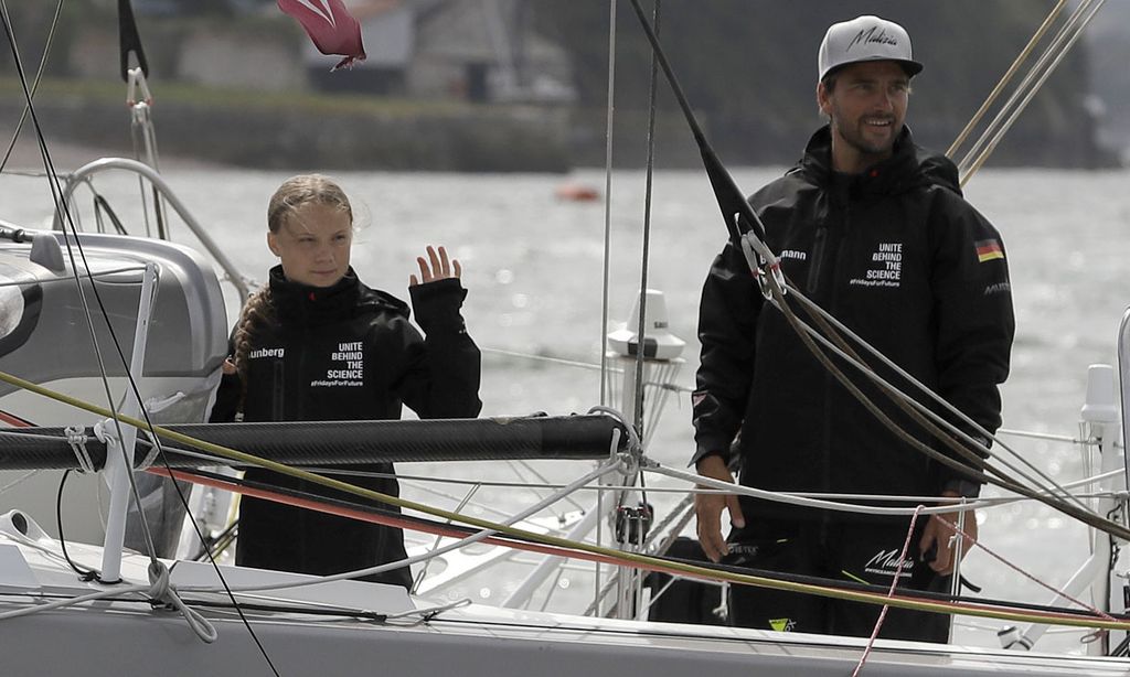 La travesía de Pierre Casiraghi y Greta Thunberg por el Atlántico se convierte en 'una montaña rusa'