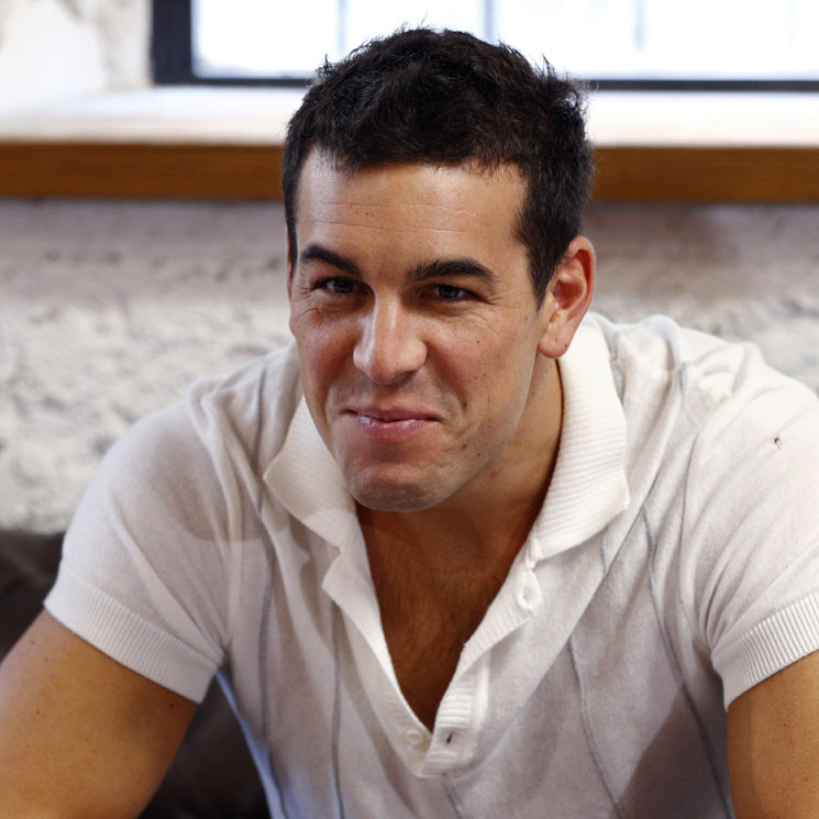 Mario Casas se escapa a Asturias en la mejor de las compañías 