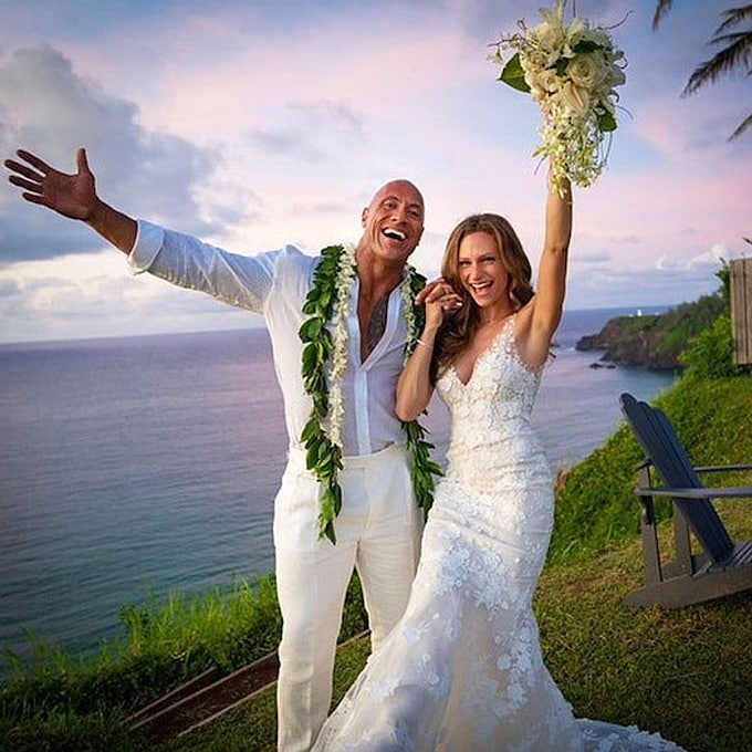 Dwayne Johnson se casa en secreto en Hawai