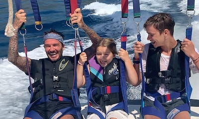 La divertida reacción de Harper Beckham haciendo 'parasailing'