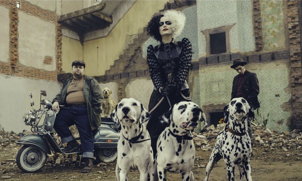 ¿Reconoces a la actriz que interpreta a Cruella de Vil?