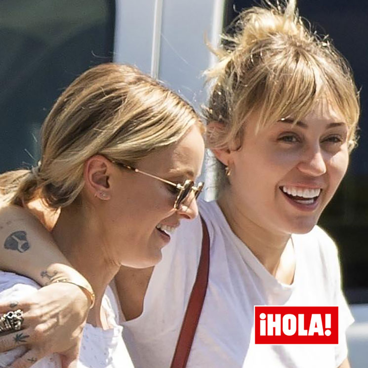 La sonrisa de Miley Cyrus en su última aparición con Kaitlynn Carter