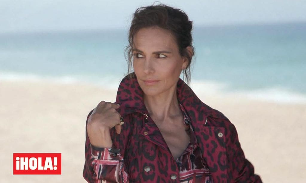 Adriana Abascal, impactante en ¡HOLA! a punto de cumplir 49 años