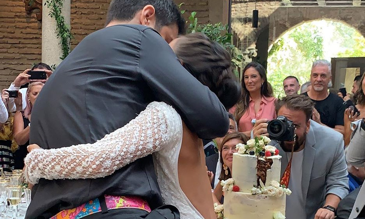 Julia Nakamatsu comparte una preciosa foto de su boda con Melendi: 'Día mágico e inolvidable'