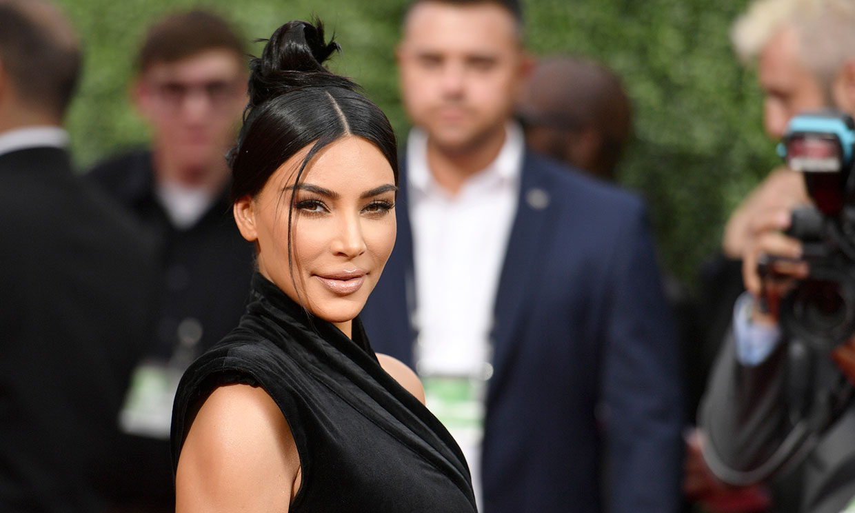 Kim Kardashian protagoniza el primer posado familiar en ¿su nuevo hogar?