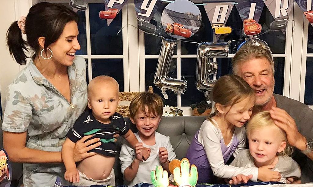 Alec baldwin e hijos