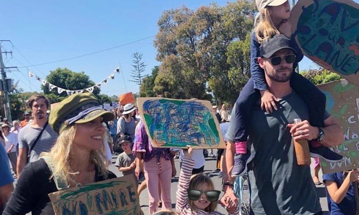 Elsa Pataky y Chris Hemsworth se van de manifestación... ¡con sus hijos!
