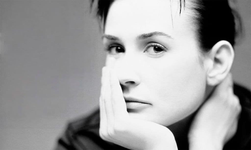 Demi Moore presenta sus memorias con el apoyo de su exmarido, Bruce Willis, sus hijas y grandes actrices