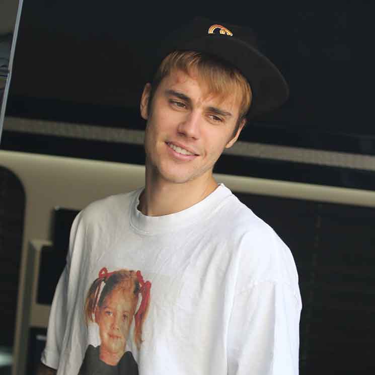 ¿Esmoquin rosa o estampado de plátanos?Justin Bieber pide ayuda a sus fans para elegir su look nupcial