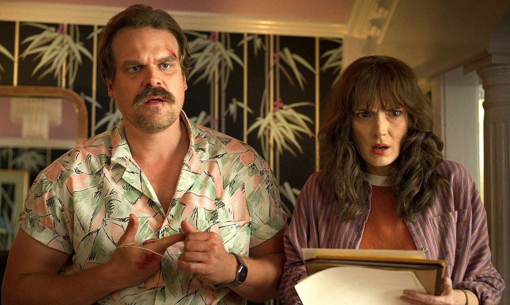 David Harbour también quiere saberlo... ¿está muerto Hopper en ...