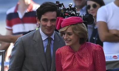 EXCLUSIVA: Emma Corrin (Diana de Gales) y Josh Connor (príncipe Carlos) ruedan 'The Crown' en Málaga