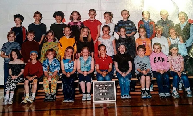 Justin Bieber con su grupo escolar