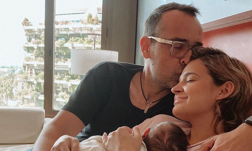 Durmiendo con mamá y papá, paseos por el parque... La primera semana de vida de Roma