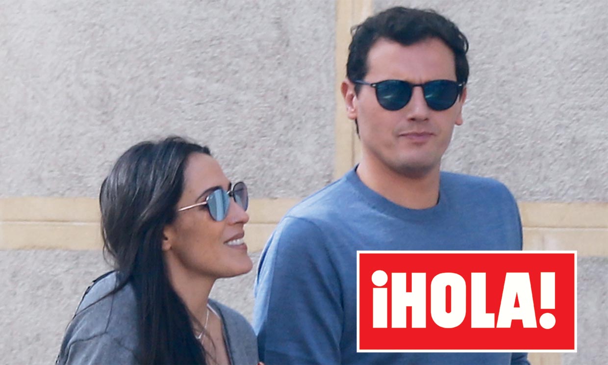 Exclusiva en ¡HOLA!, las imágenes más románticas de Malú y Albert Rivera