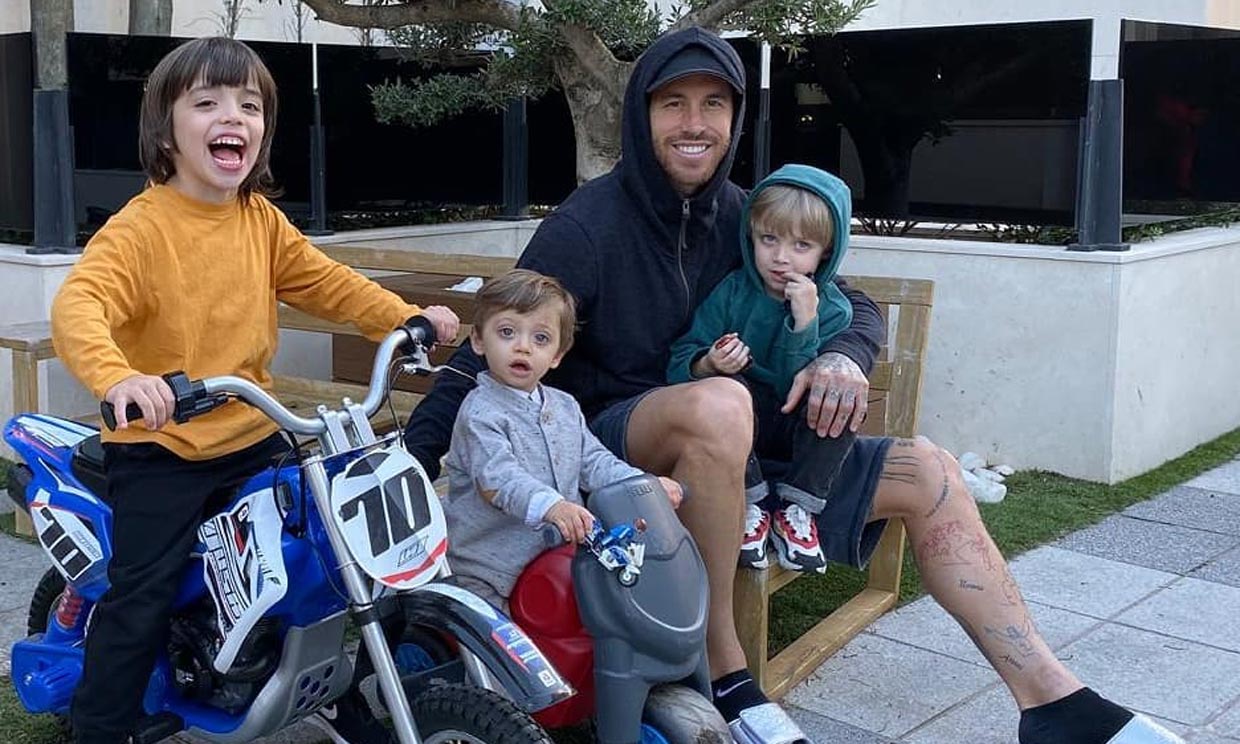La divertida tarde de juegos de Sergio Ramos con sus hijos: 'Los problemas crecen'