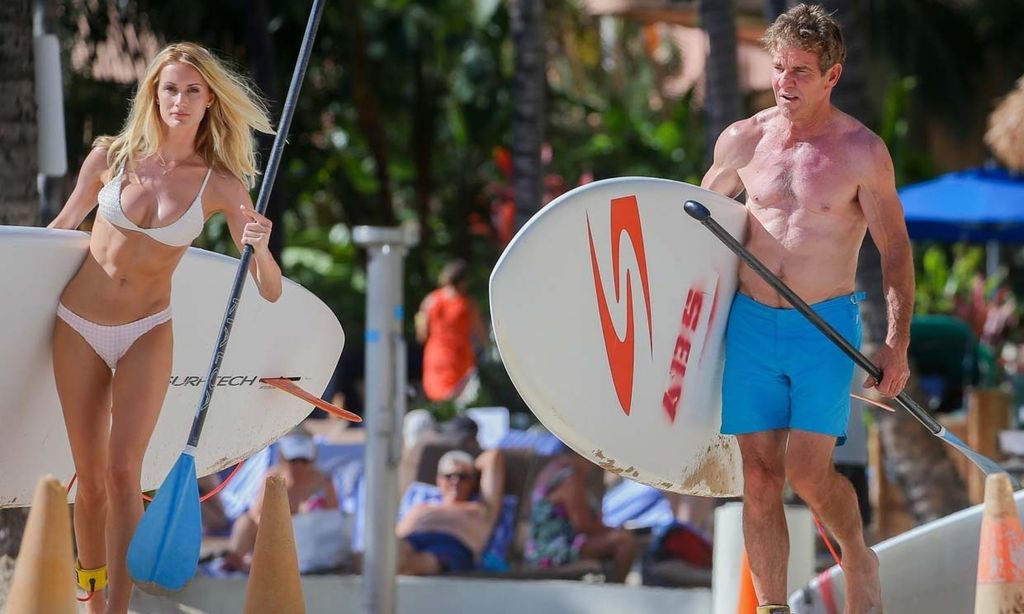 Dennis Quaid se compromete con su novia, una estudiante treinta y nueve años más joven que él