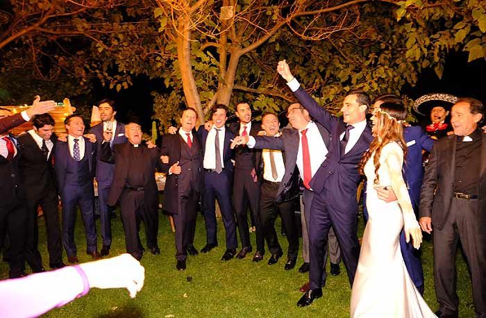 Un sí quiero con sabor flamenco: la romántica boda de Elena González y Paco Ureña