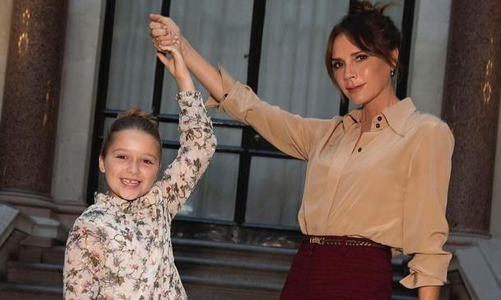 ¡Hasta el pelo verde! Victoria Beckham demuestra que su hija Harper es la fan número uno de Billie Eilish