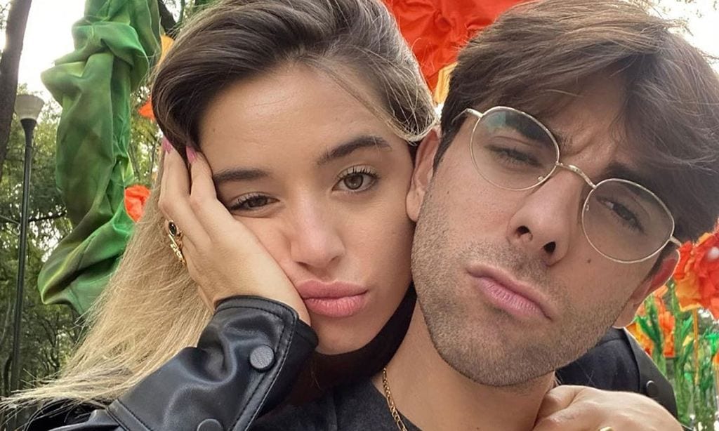 Una declaración de 'intenciones', gestos de cariño y un viaje juntos... Lola Índigo y Don Patricio ¿enamorados?