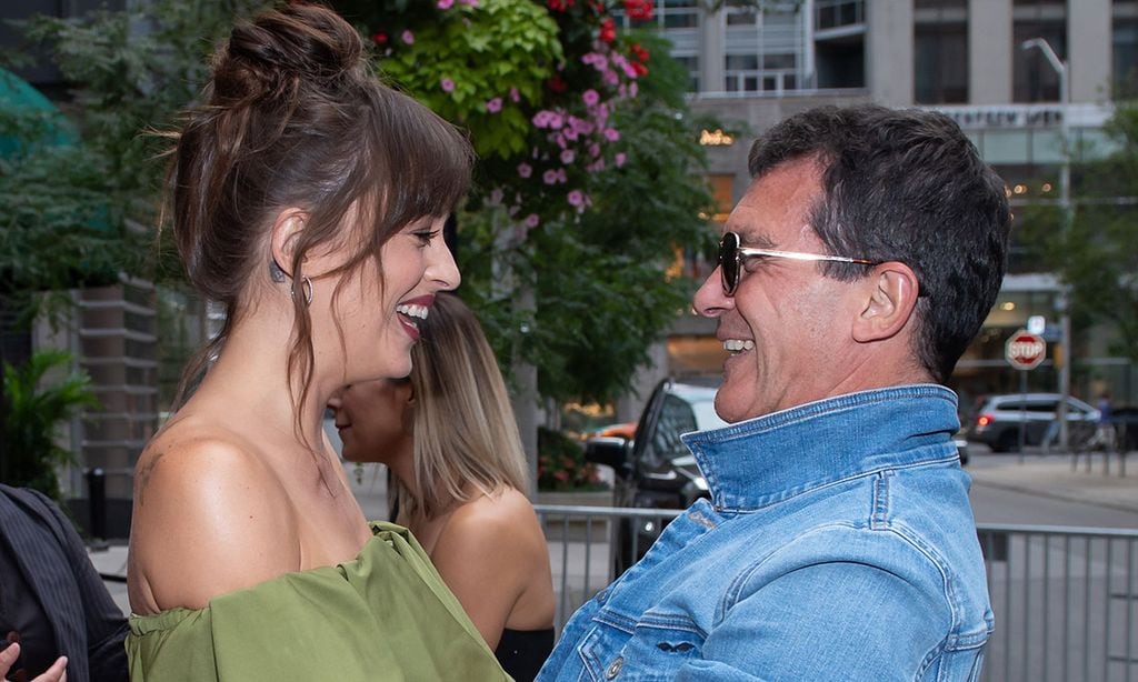 Antonio Banderas y Dakota Johnson