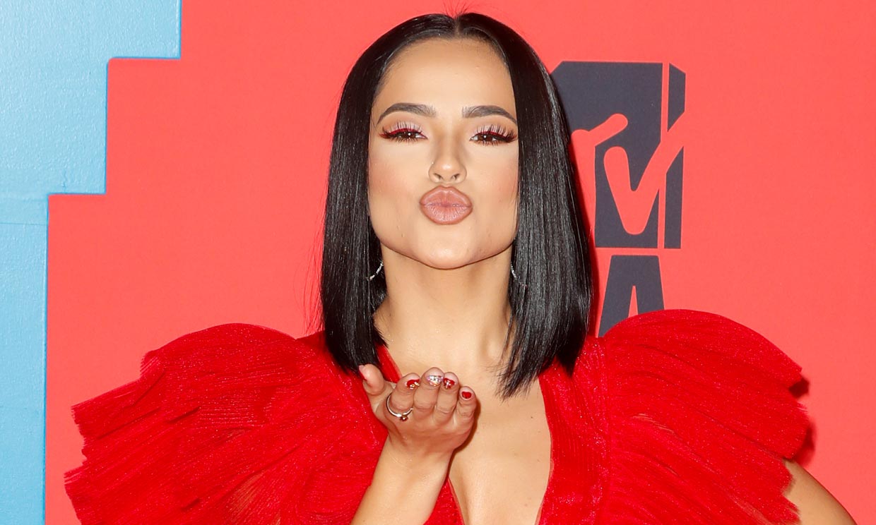 Becky G y su divertida batalla de baile con un grupo de flamenco en Sevilla