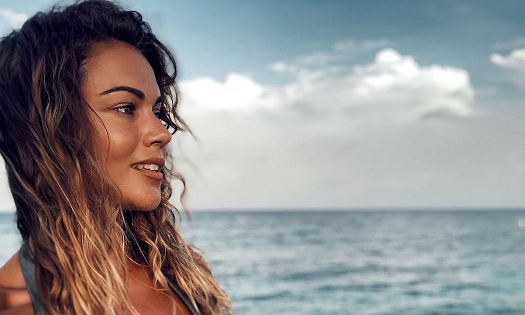 Lara Rivas Lara Álvarez convierte la Costa Brava, el lugar de origen de Andrés ...