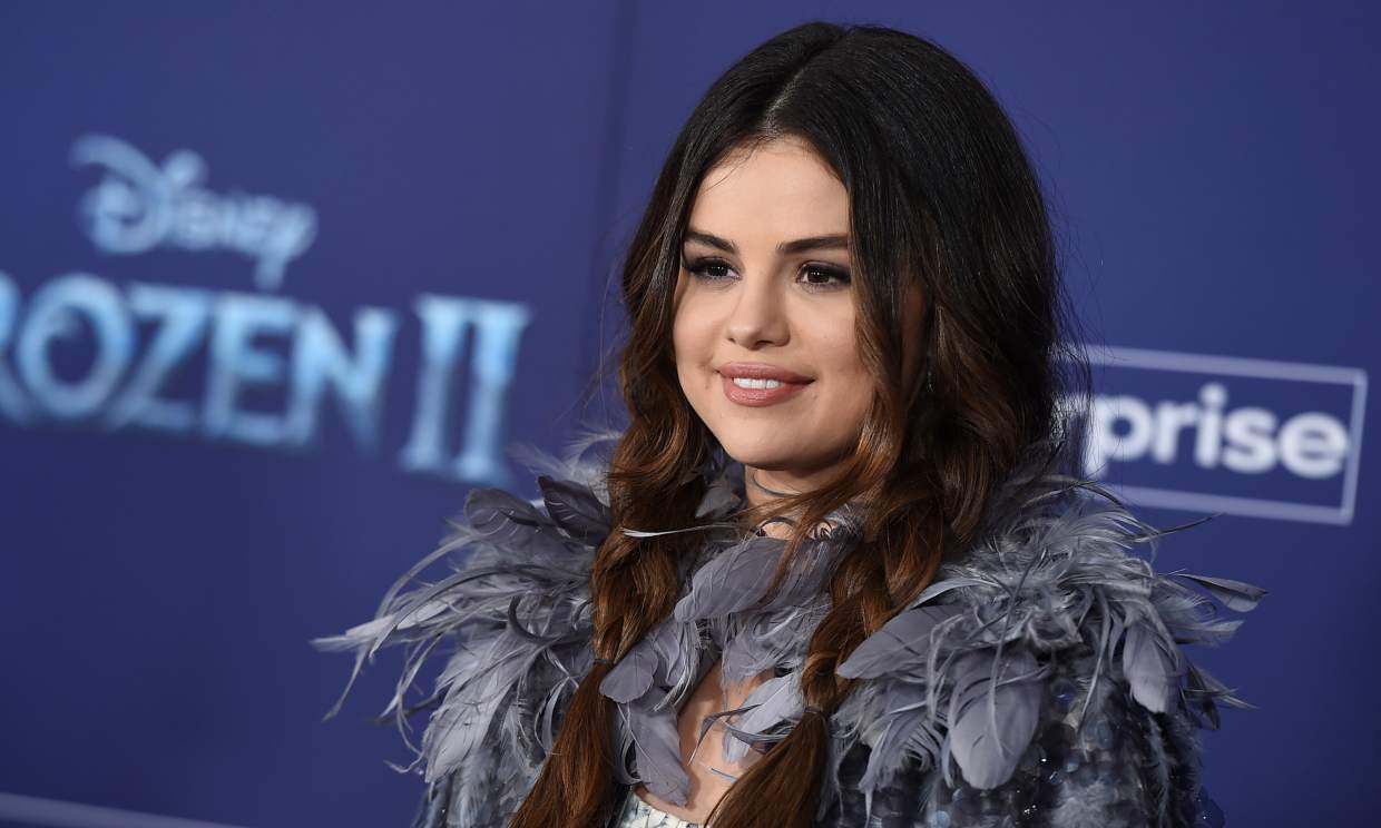 Selena Gomez vuelve a ser una chica Disney con una compañía inmejorable