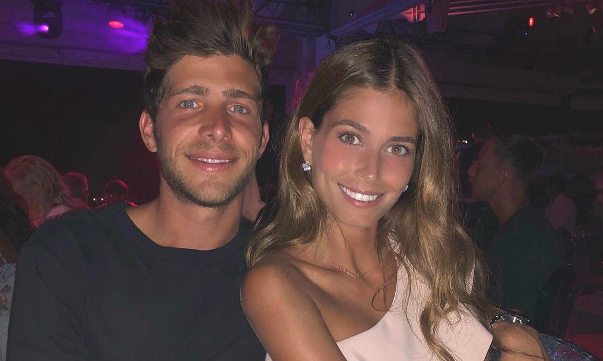 Sergi Roberto y Coral Simanovich, padres de una niña a la que han llamado...