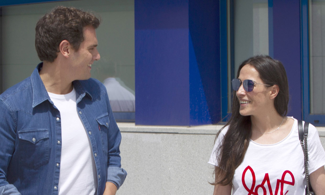 La escapada de Albert Rivera y Malú tras la dimisión del político