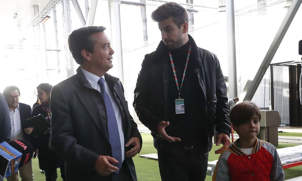 Y después de Sasha... Milan también acompaña a Gerard Piqué al trabajo