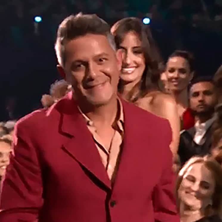 Alejandro Sanz presenta oficialmente a su novia, Rachel Valdés, en los Grammy Latinos