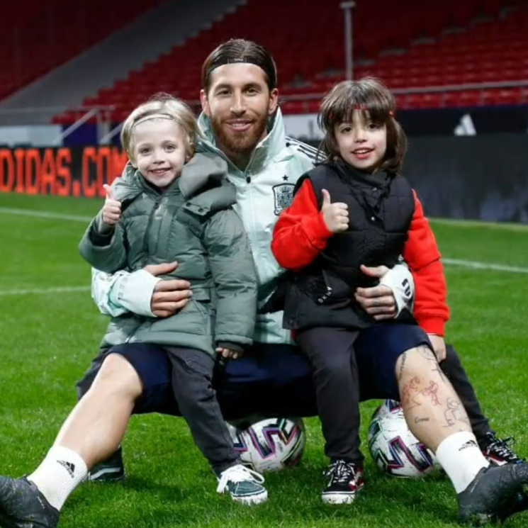 Visita sorpresa y muchos besos: Sergio Ramos celebra en familia su nuevo récord
