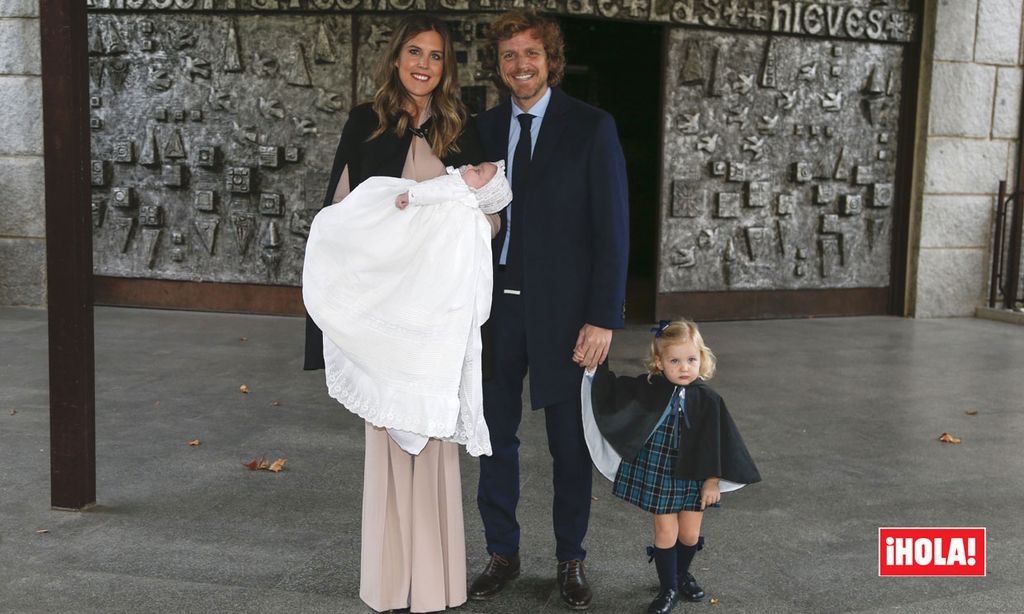 Exclusiva: Álvaro de la Lama y Emilia Alfaro bautizan a su hijo Santi