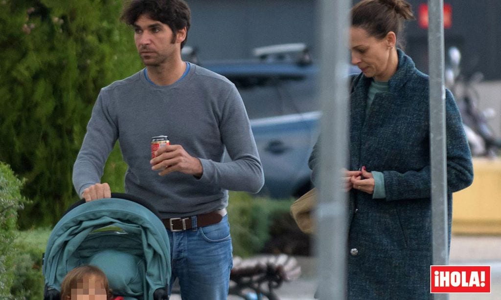 EXCLUSIVA: Eva González y Cayetano Rivera, de compras con su hijo para decorar el nuevo hogar