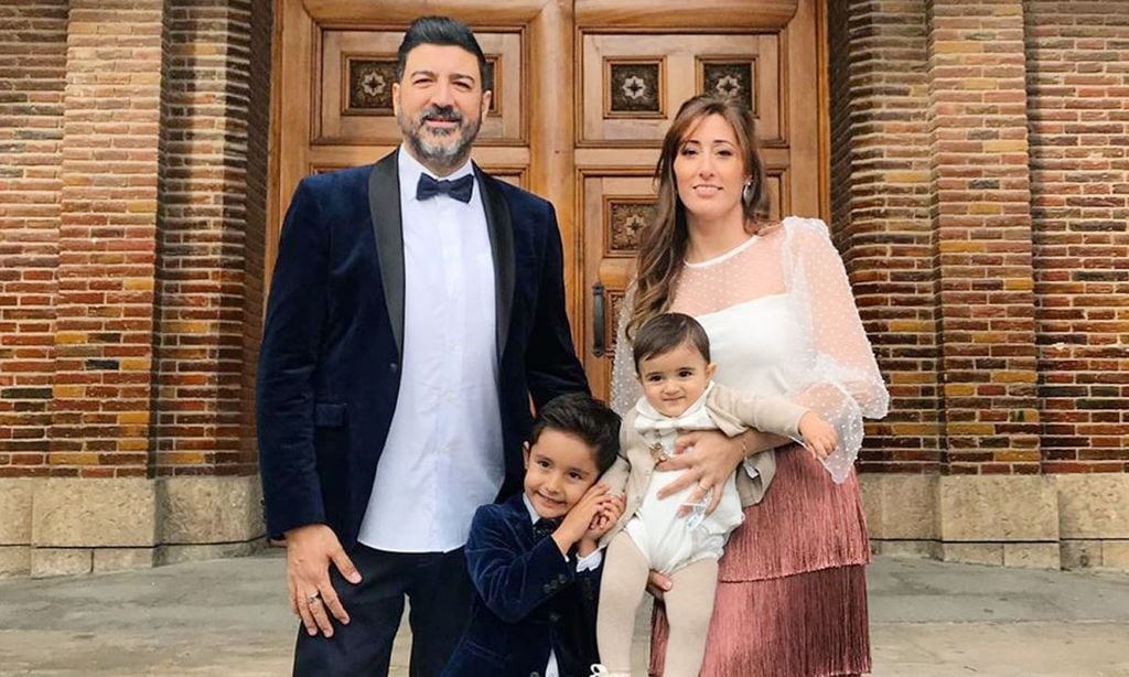 La felicidad de Tony Aguilar en el bautizo de su segundo hijo, Nil