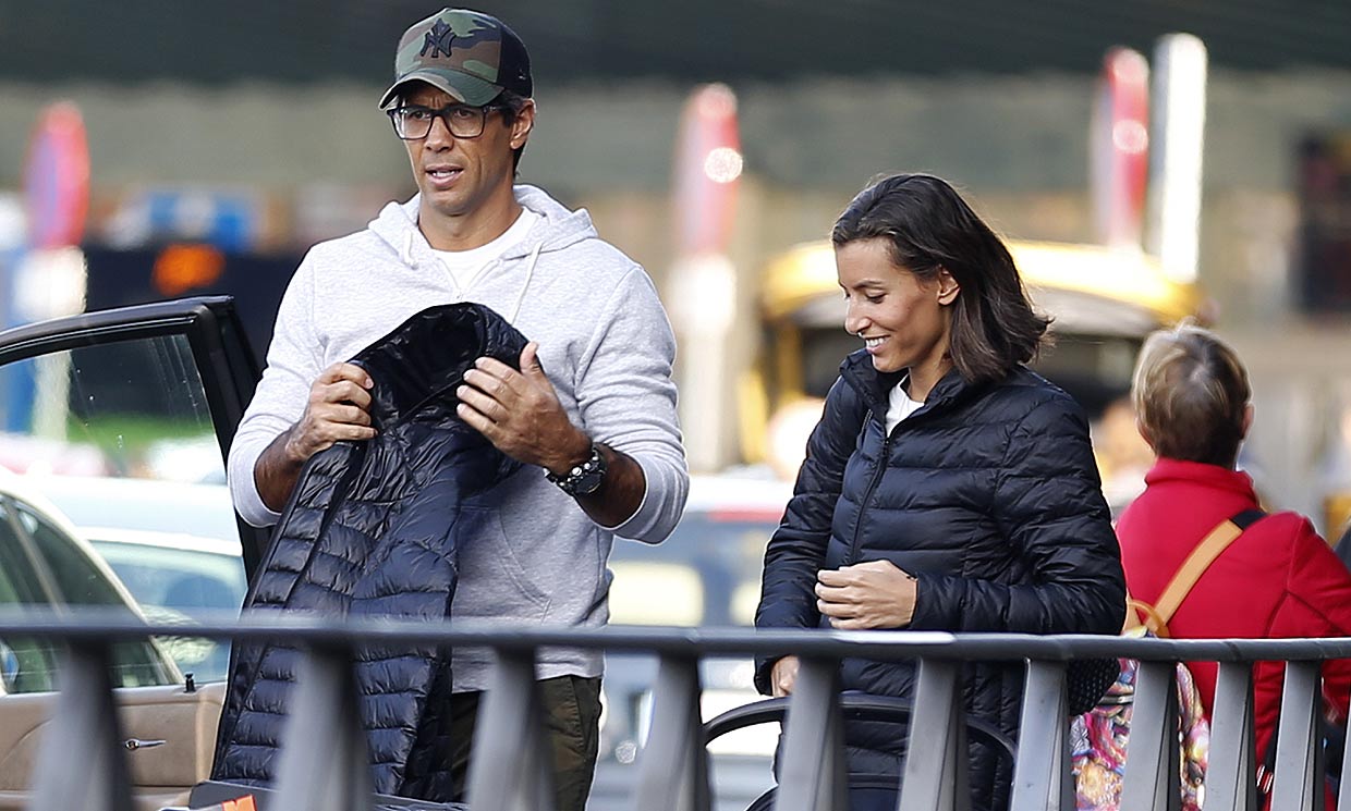 Ana Boyer y Fernando Verdasco vuelven a casa con su bebé tras un puente de música y reencuentros