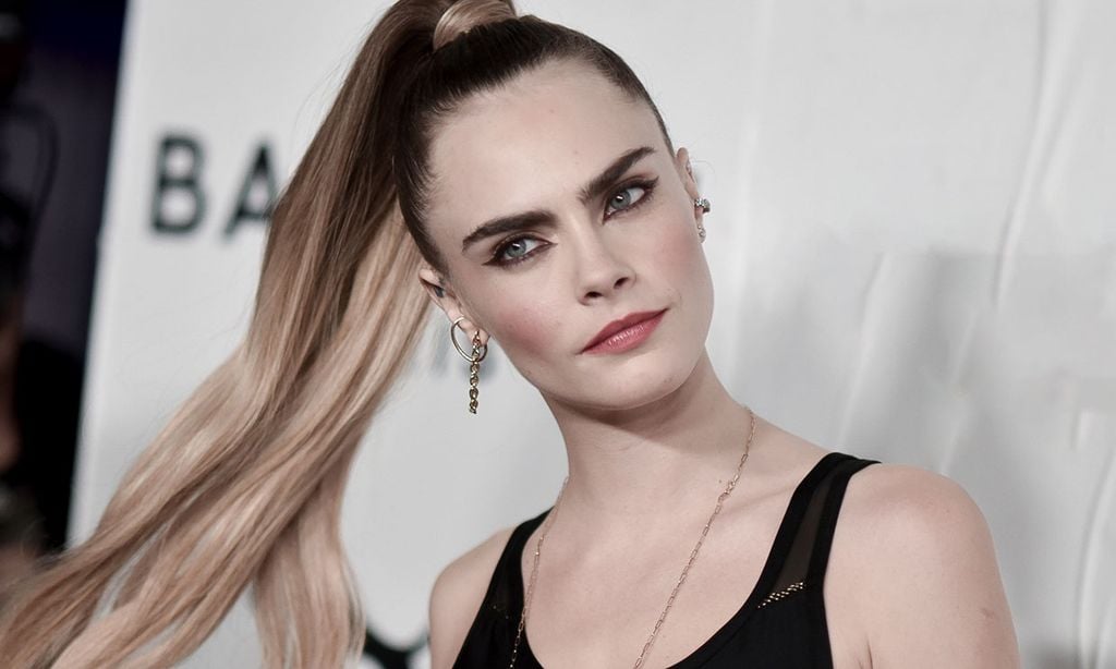 Cara Delevingne, víctima de un hacker que anunció su ruptura sentimental